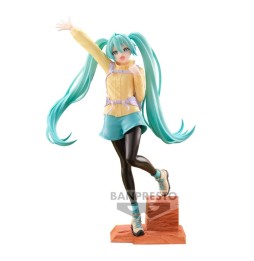 Figurine Vocaloid - Hatsune Miku Holiday Memories Mountain Climbing 20cm